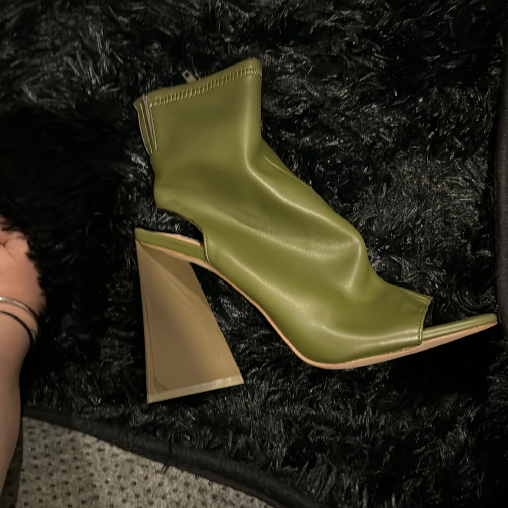 Olive colored heel